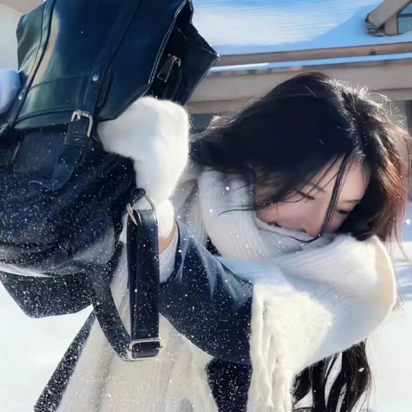 海蓝时见鲸 海报